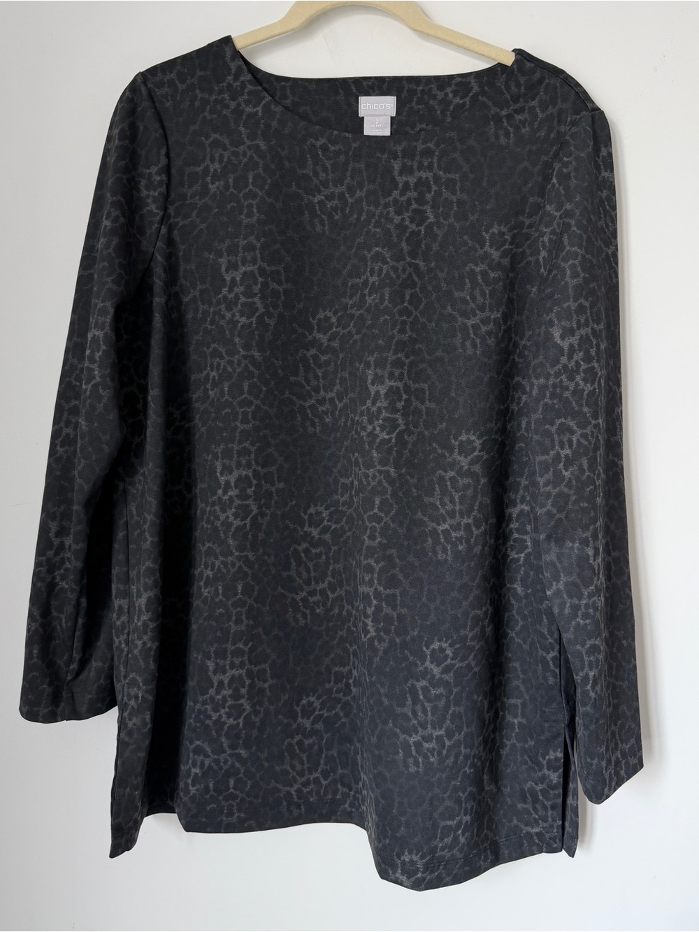 Chico’s Black Gray Tonal Animal Print Leopard Ponte Tunic Top Size 2 (US Large)